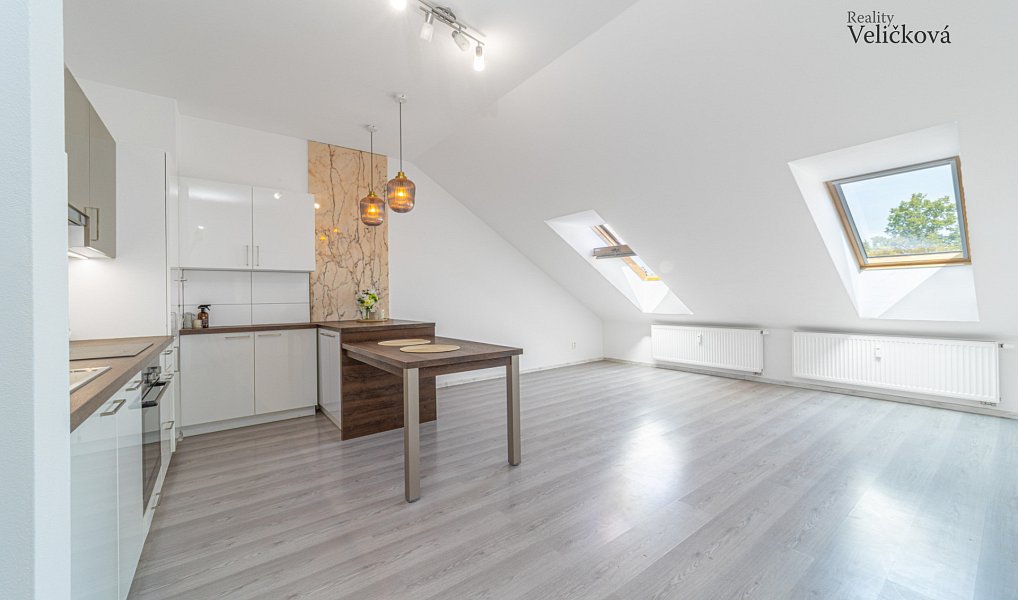 Prodej bytu 3+kk 75 m², Milovice – náhled fotky 6