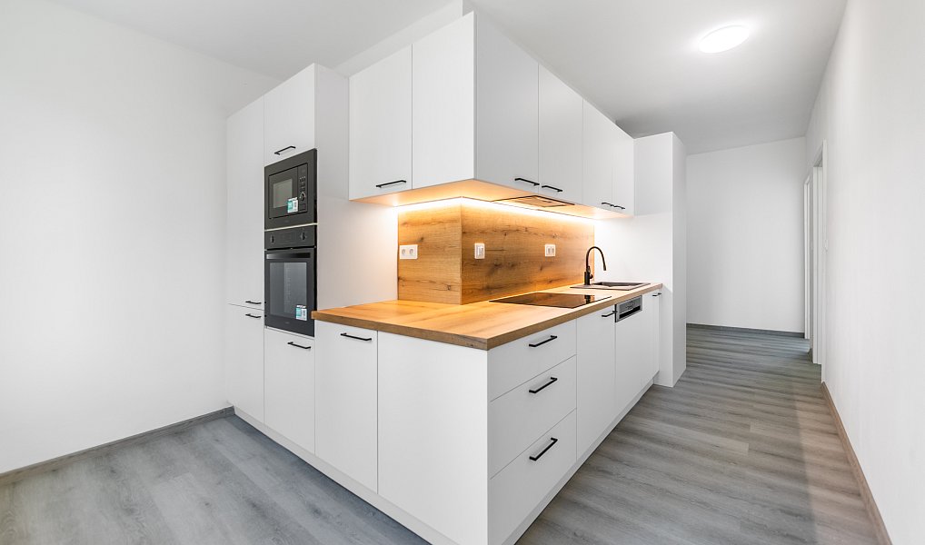 Prodej bytu 2+1 60 m², Planá – náhled fotky 6
