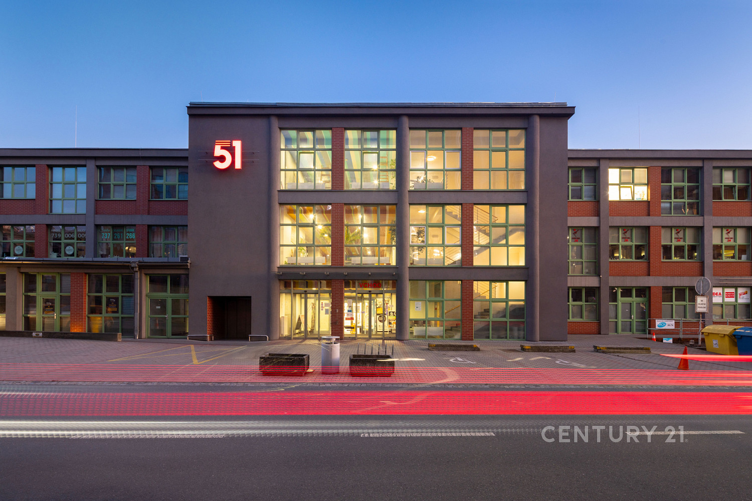 Pronájem výjimečného obchodního prostoru 162 m² Zlín, ul. J. A. Bati (budova 51) – pohled 4