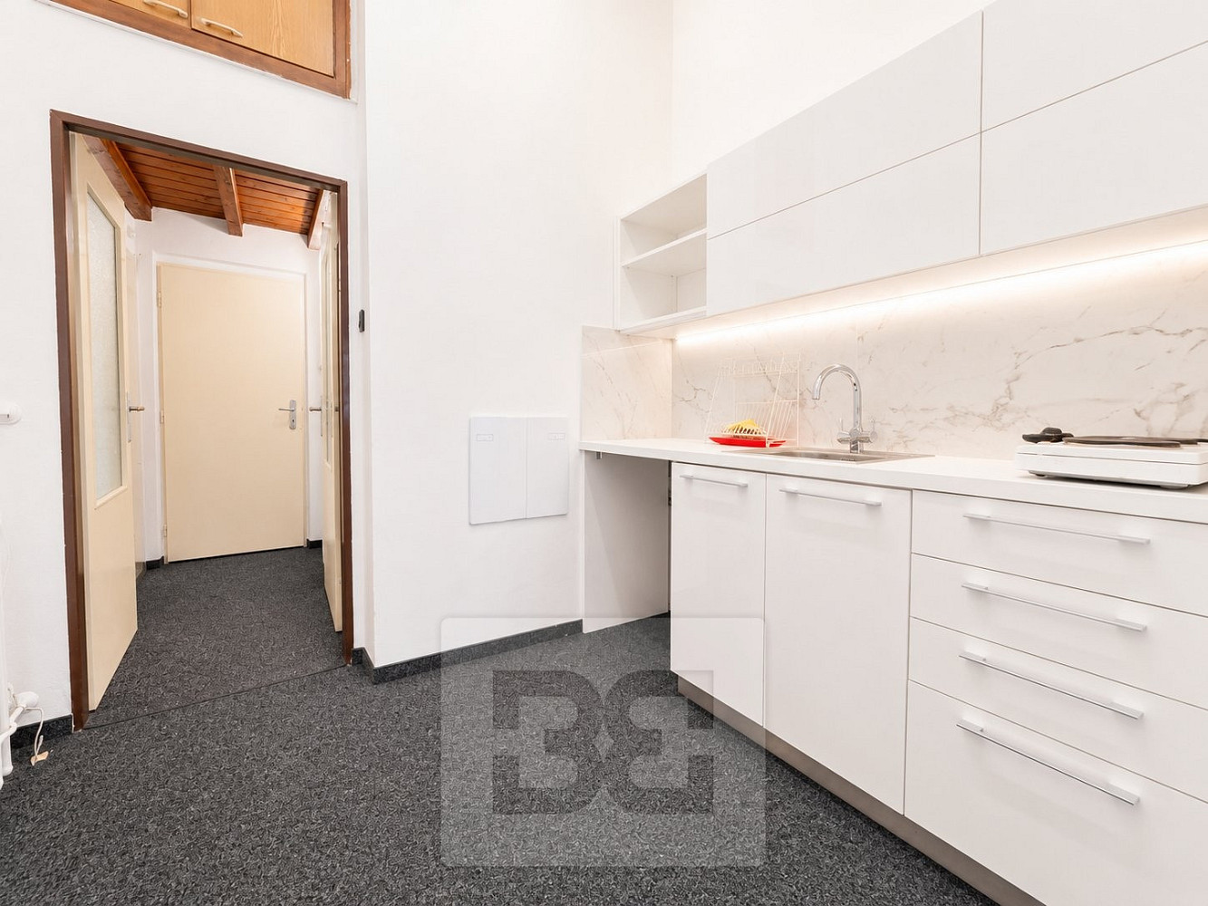 Pronájem bytu 1+1 40 m² — photo 3