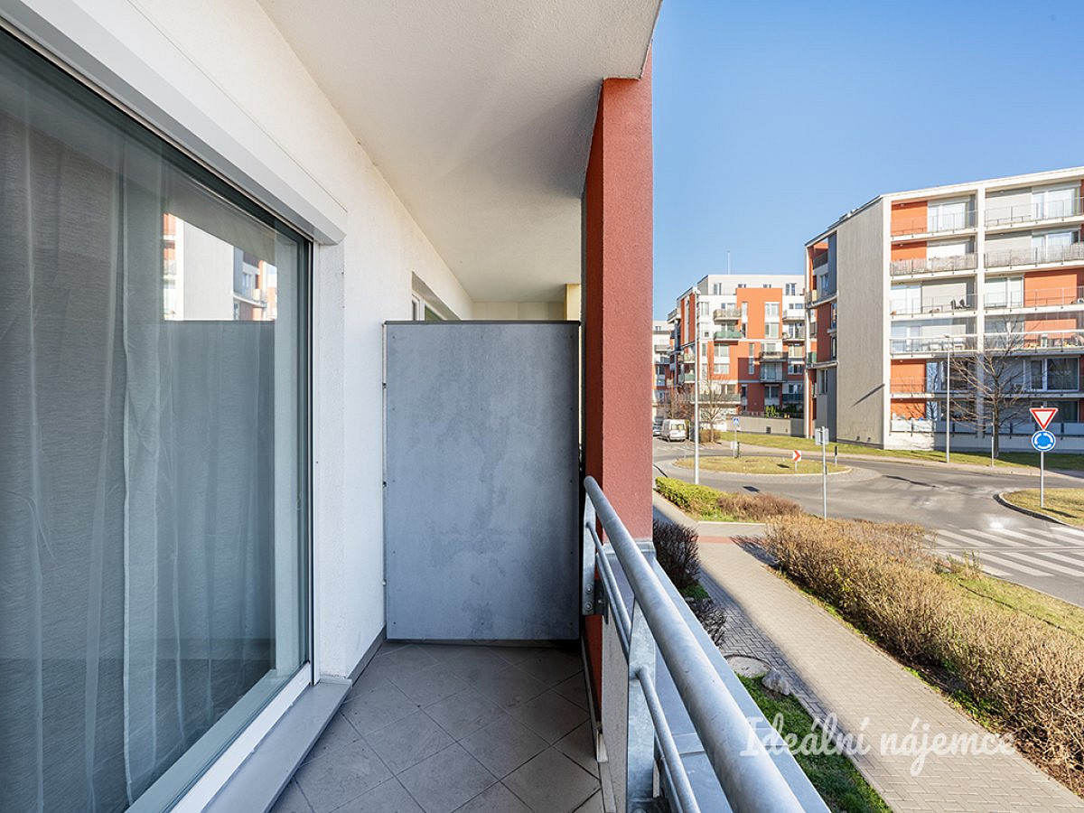 Pronájem bytu 1+kk 30 m² – fotografie 5