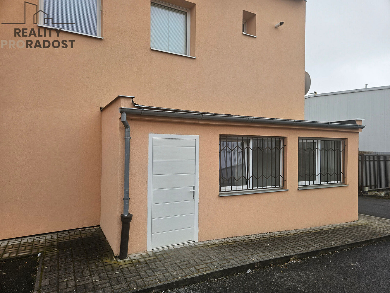 Pronájem obchodních prostor 62 m² – fotografie 2