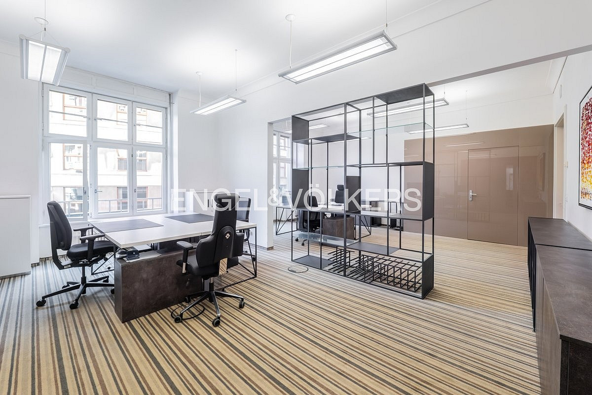 Pronájem kanceláře 282 m² – fotografie 4