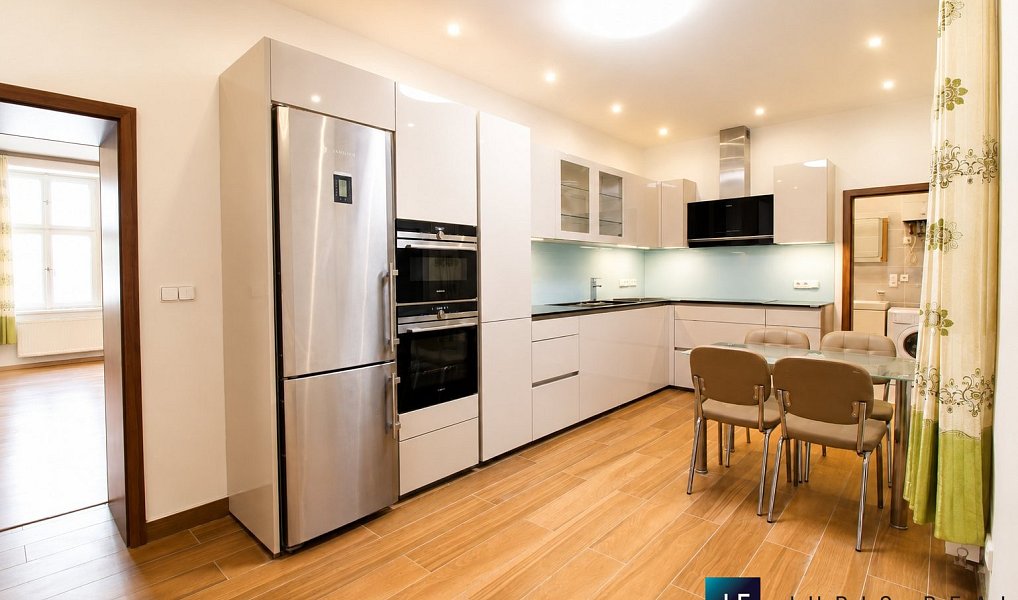 Prodej bytu 2+1 87 m², Praha – náhled fotky 2