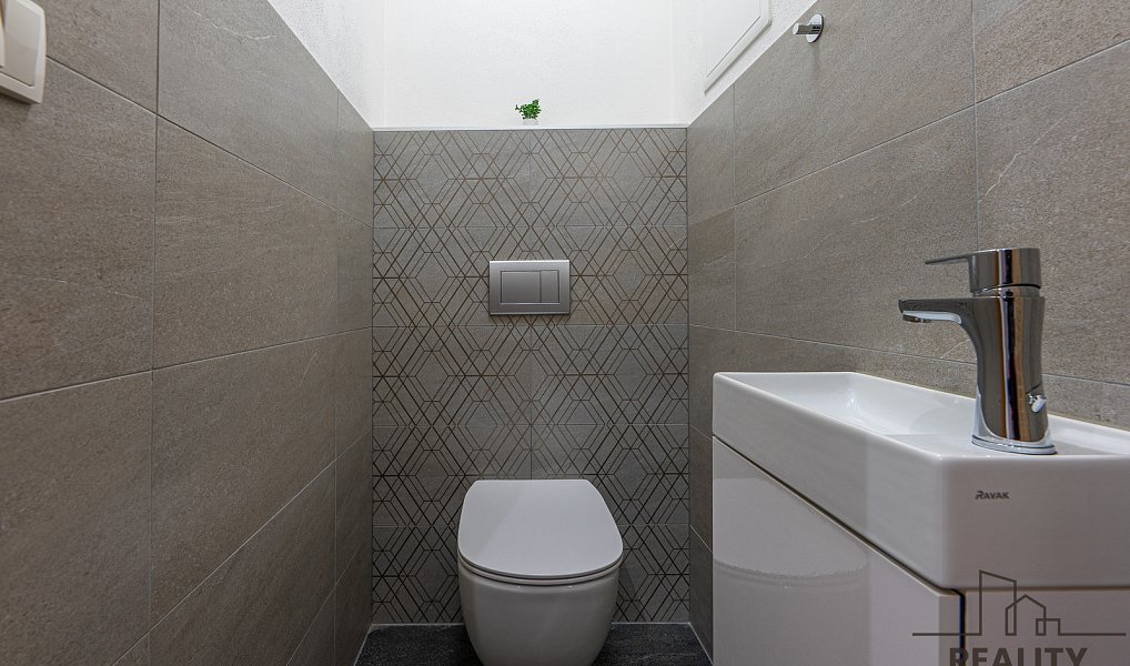 Prodej bytu 4+kk 80 m², Vochov – náhled fotky 7