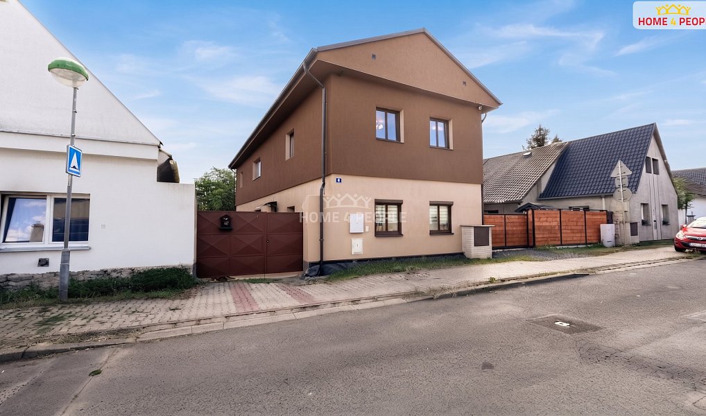 Prodej domu 224 m² s pozemkem 745 m², Spořice – náhled fotky 2