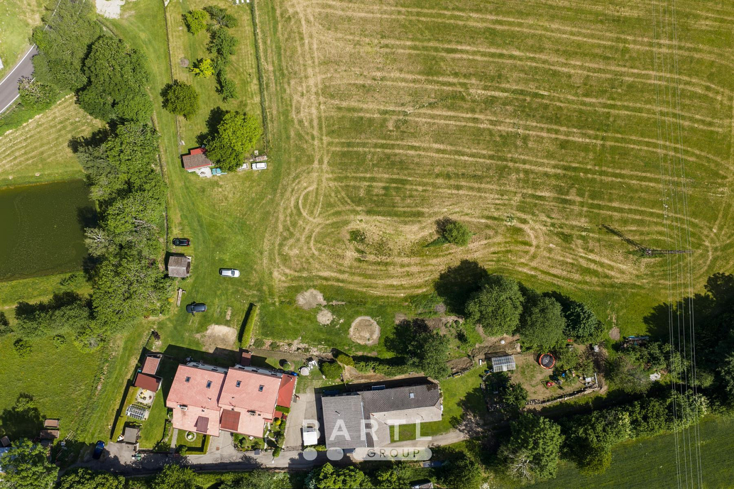 Prodej stavebního pozemku 880 m² – fotografie 2