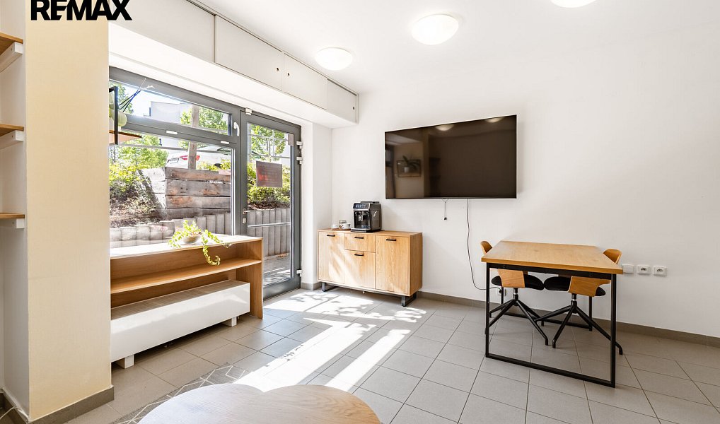 Pronájem kanceláře 29 m², Praha – náhled fotky 2