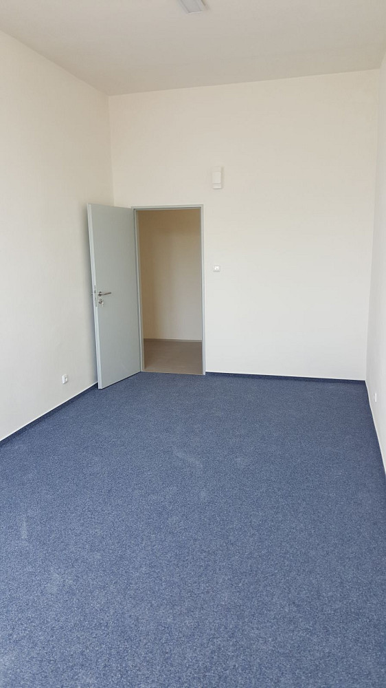 Pronájem kanceláře 18 m² – fotografie 2