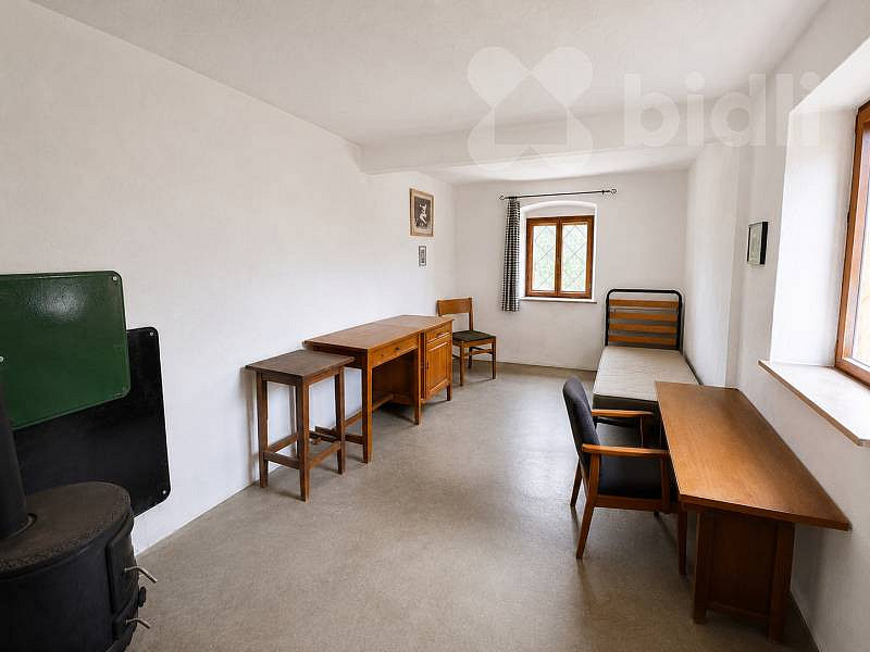 Prodej domu 300 m² s pozemkem 2 123 m² — photo 2