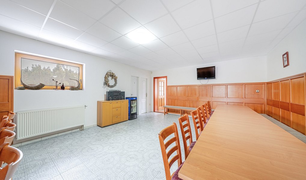 Prodej domu 566 m² s pozemkem 1 443 m², Nová Pec – náhled fotky 12