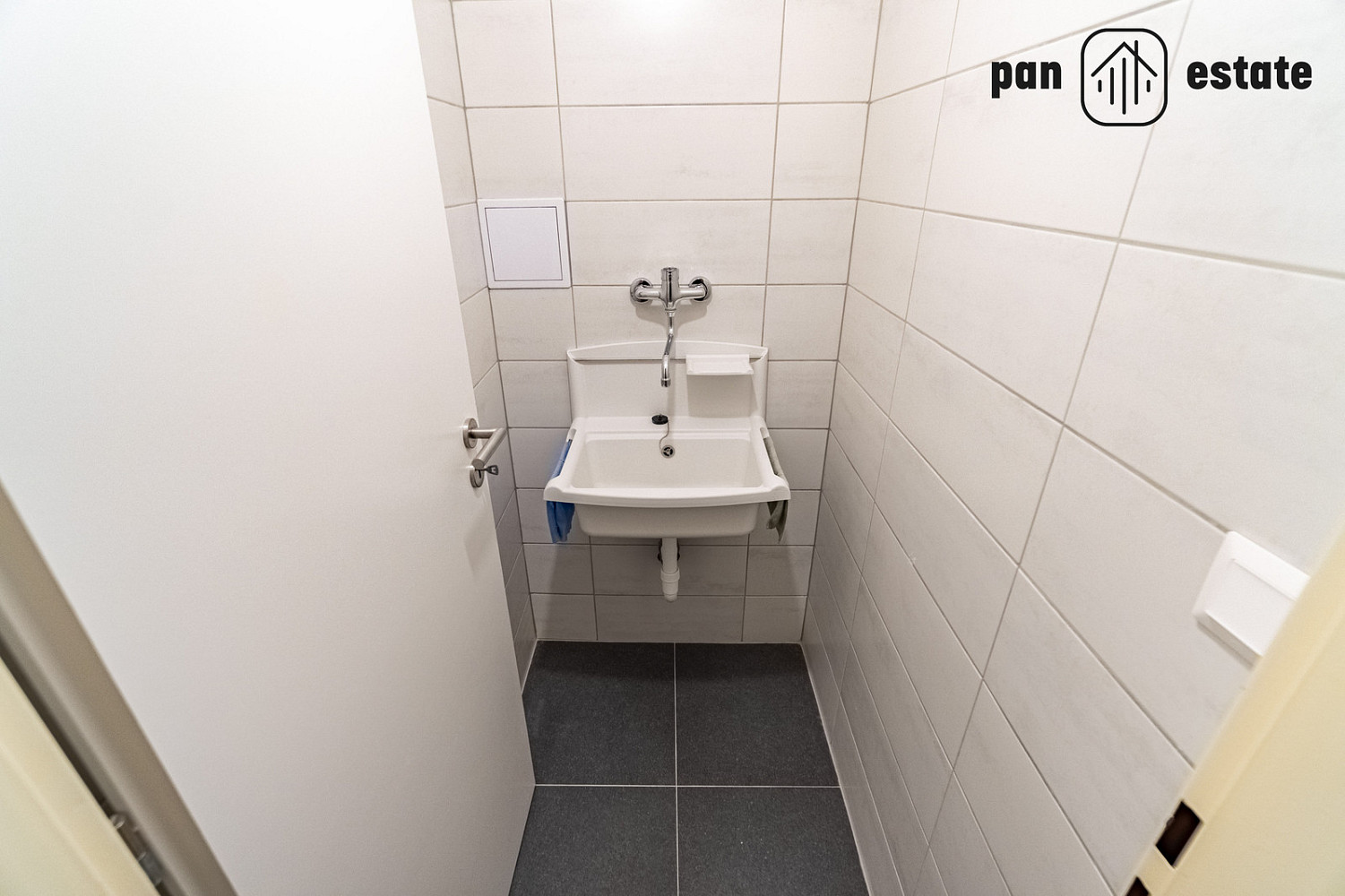 Prodej obchodních prostor 63 m² – fotografie 5