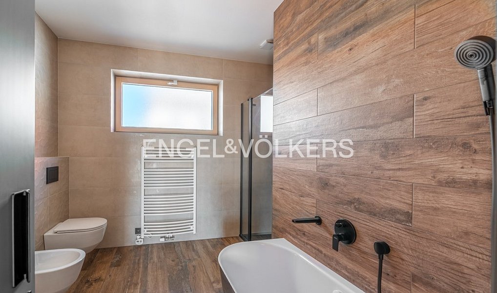 Pronájem domu 195 m² s pozemkem 605 m², Praha – náhled fotky 8