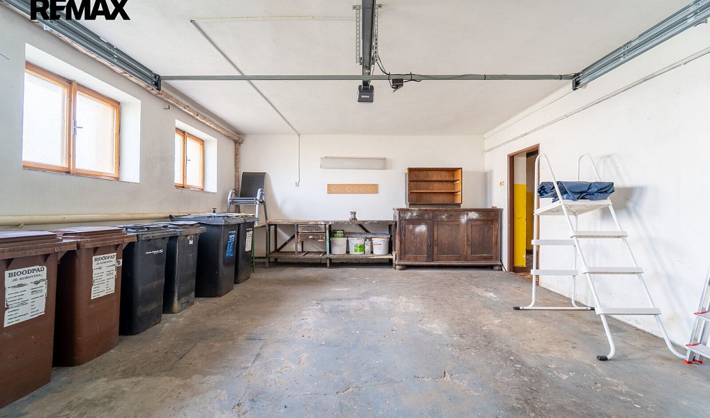 Prodej domu 234 m² s pozemkem 999 m², Týnec nad Labem – náhled fotky 30