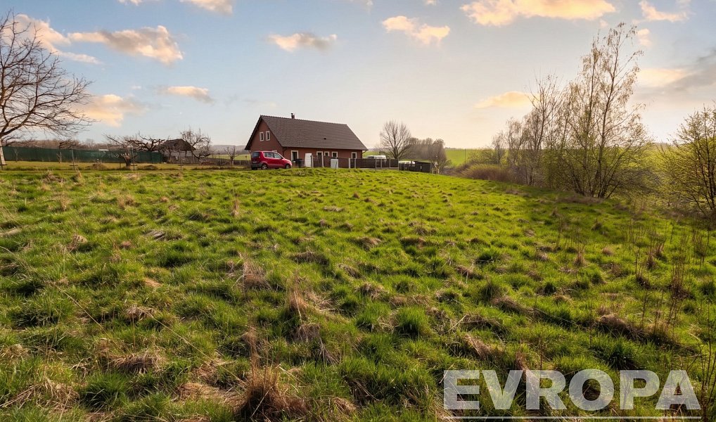 Prodej stavebního pozemku 1 410 m², Dubá – náhled fotky 3