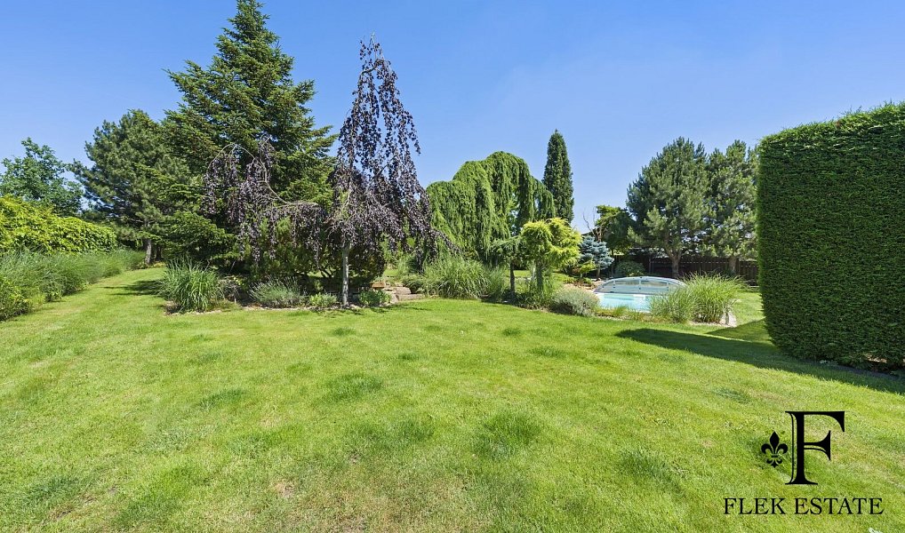 Prodej domu 371 m² s pozemkem 2 392 m², Medlov – náhled fotky 36