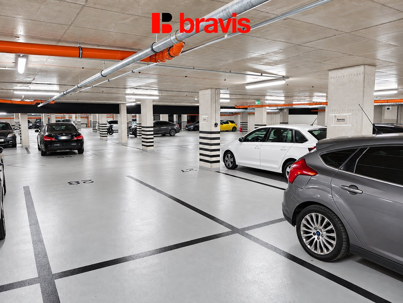 Pronájem garážového stání Pekárenský dvůr, Brno - Zábrdovice, 13 m2 – fotografie 2