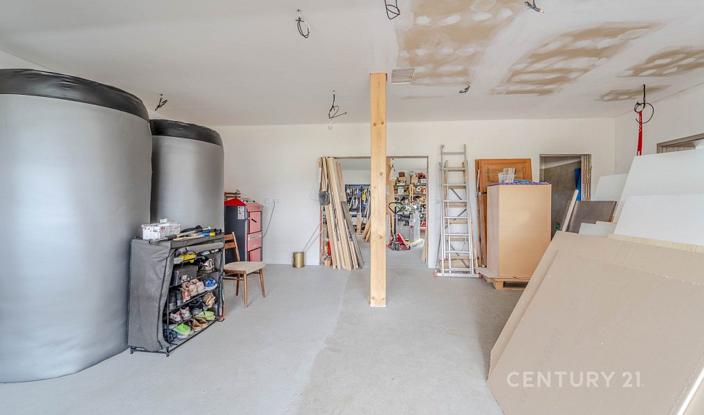 Prodej domu 417 m² s pozemkem 1 139 m², Křenice – náhled fotky 40