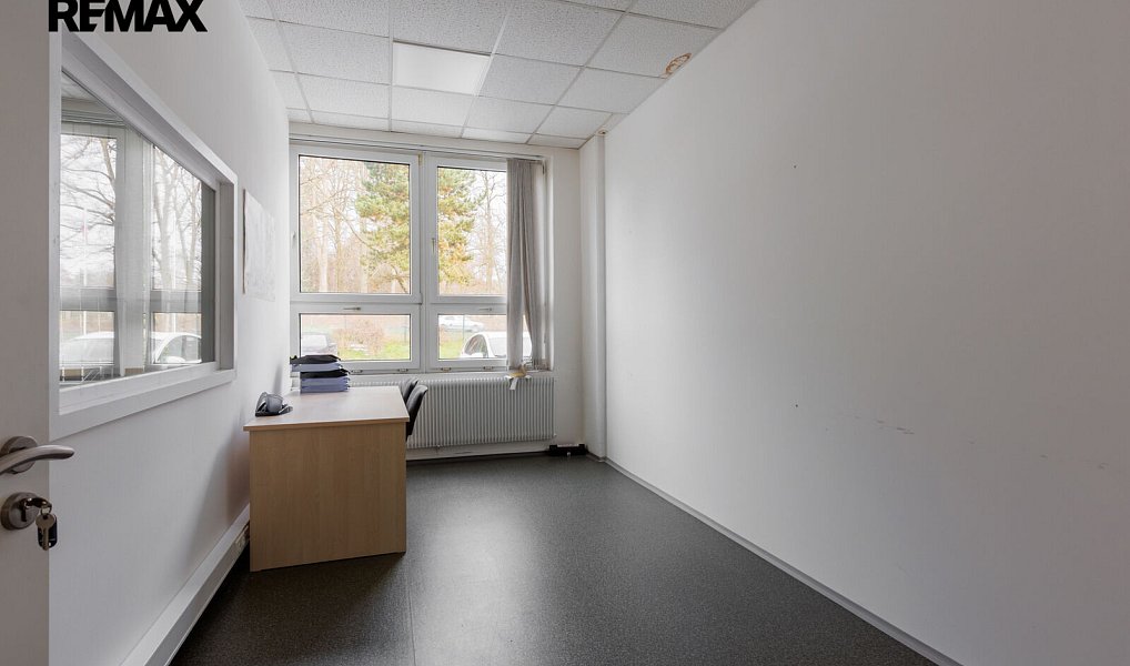 Pronájem výrobních prostor 2 489 m², Chodová Planá – náhled fotky 11