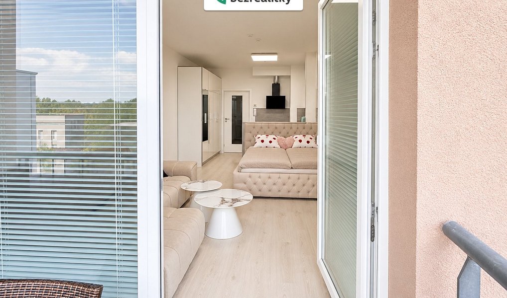 Prodej bytu 1+kk 38 m², Praha – náhled fotky 6