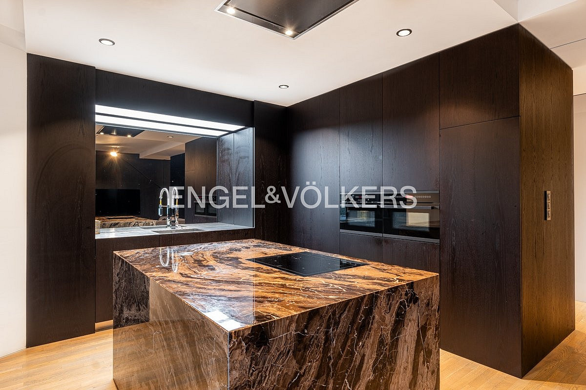 Pronájem bytu 4+kk 118 m² – fotografie 4