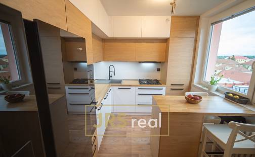 Prodej bytu 3+1 74 m², náměstí Míru, Veselí nad Moravou, okres Hodonín