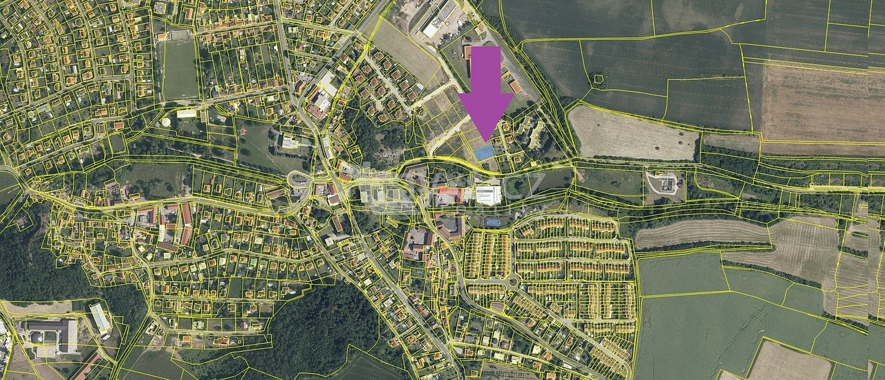 Prodej stavebního pozemku 967 m² – další