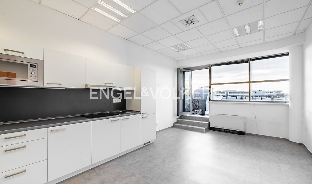 Pronájem kanceláře 504 m², Praha – náhled fotky 2