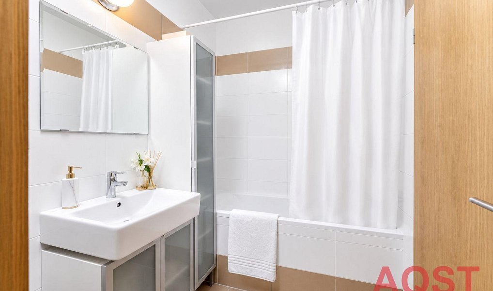 Prodej bytu 1+kk 43 m², Praha – náhled fotky 15