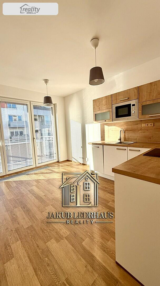 Pronájem bytu 1+kk 33 m² – pohled 5