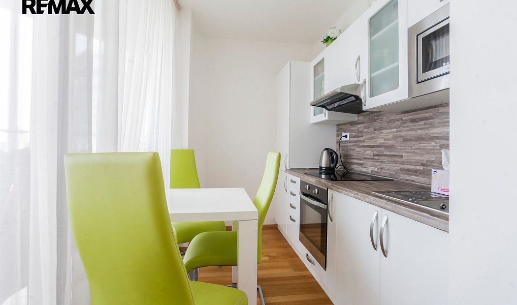 Pronájem bytu 1+kk, 38 m², Žižkov - Praha 3, Praha