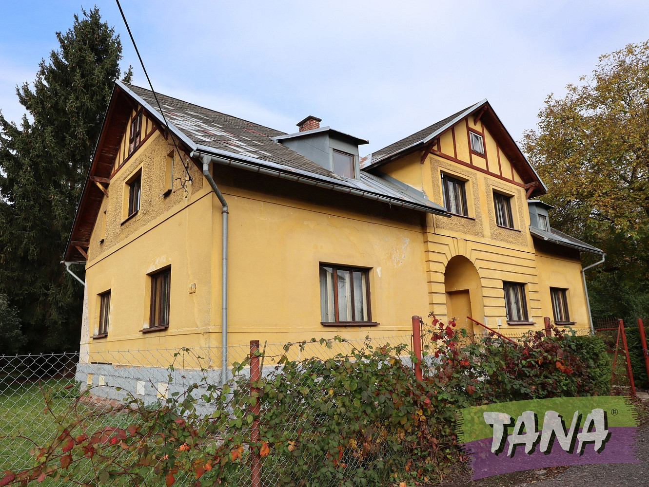 Prodej domu 339 m² s pozemkem 3 919 m²