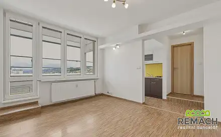 Pronájem bytu 1+kk 33 m², Ševcovská, Zlín