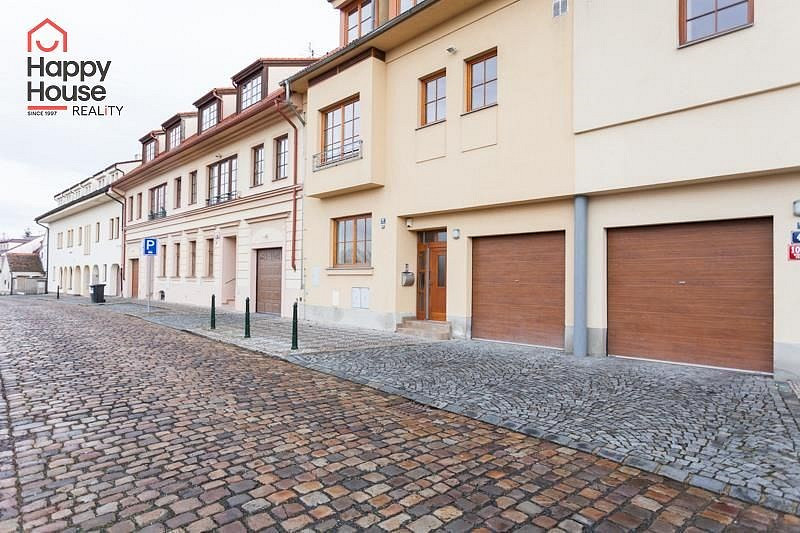 Pronájem domu 290 m² s pozemkem 550 m²