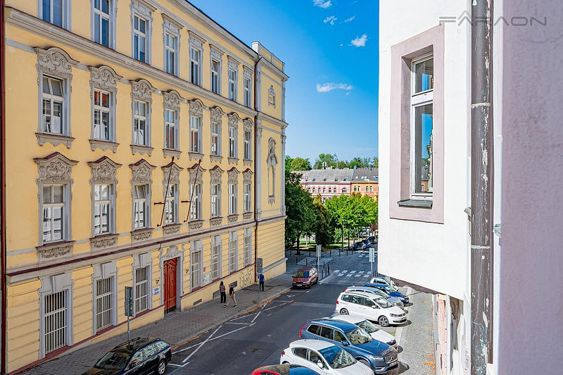Pronájem kanceláře 100 m²