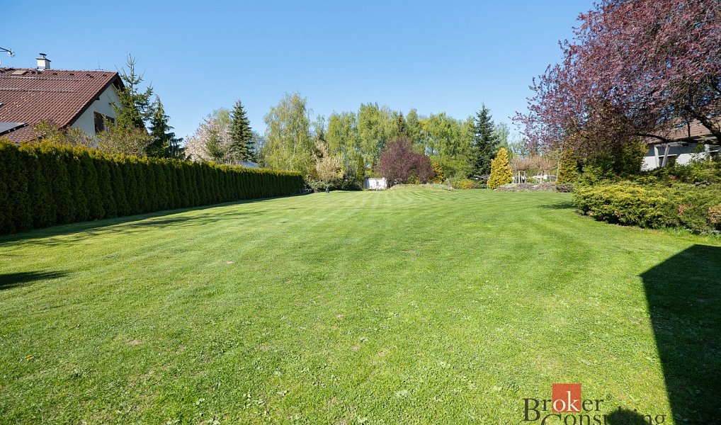 Prodej stavebního pozemku 1 306 m², Svojetice – náhled fotky 12