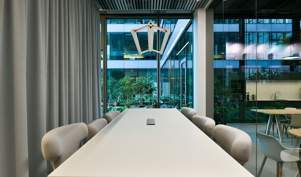Pronájem kanceláře 937 m², Vestec – náhled fotky 3