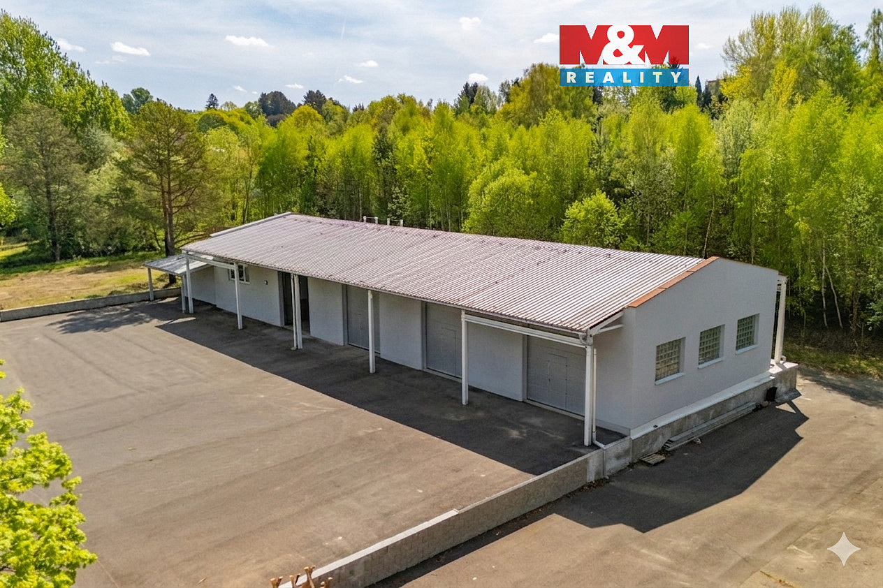 Prodej komerčního pozemku 4 160 m²