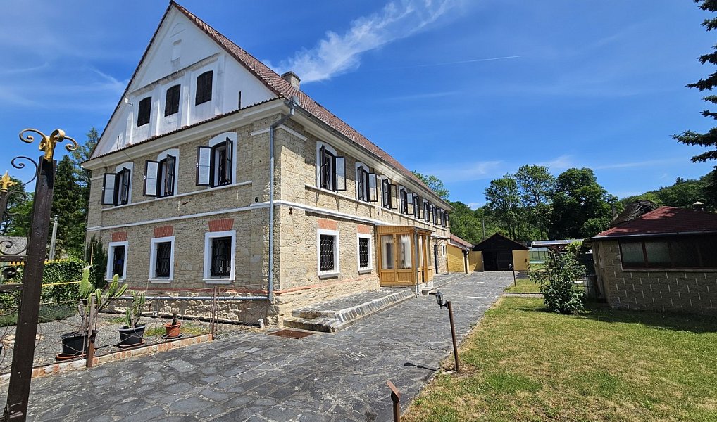 Prodej domu 460 m² s pozemkem 2 838 m², Úštěk – náhled fotky 2