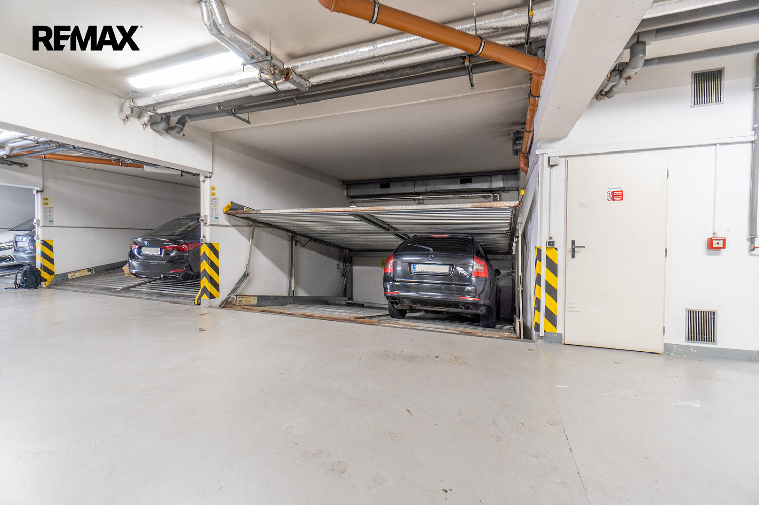 Prodej garážového stání 12 m2, praha 8 - libeň — photo 4