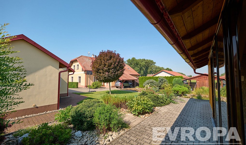 Prodej domu 155 m² s pozemkem 1 058 m², Roudnice – náhled fotky 3