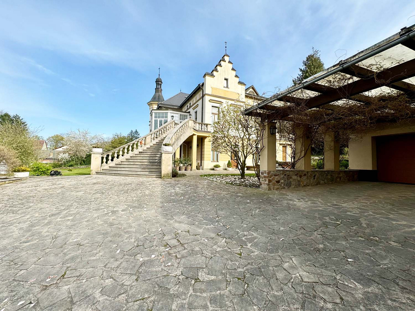 Prodej vily 581 m² s pozemkem 2 105 m² – fotografie 5
