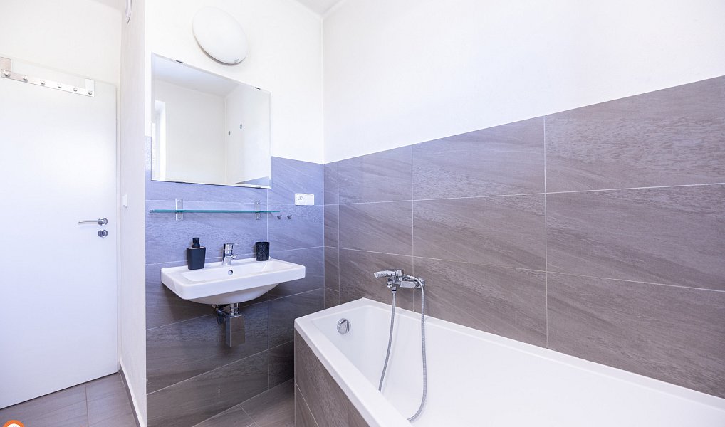 Prodej bytu 2+kk 48 m², Staré Město – náhled fotky 8