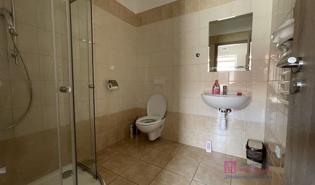 Prodej ubytovacího objektu 664 m², Bulhary – náhled fotky 19