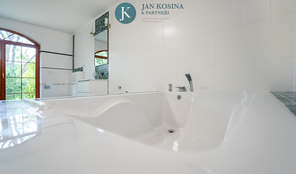 Prodej domu 236 m² s pozemkem 921 m², Mirošovice – náhled fotky 5