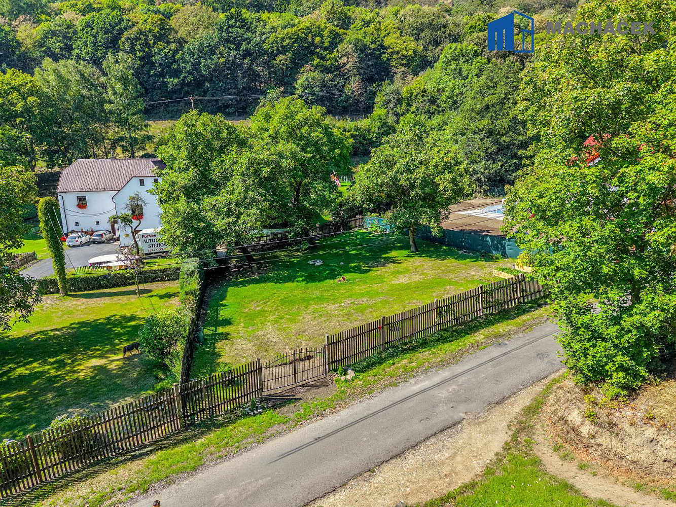 Prodej stavebního pozemku 760 m² – fotografie 2