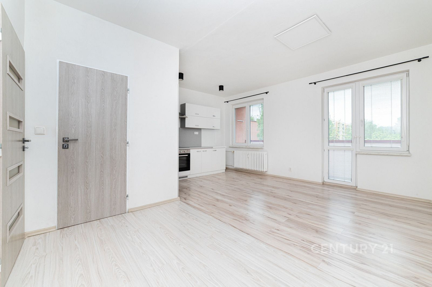 Pronájem bytu 1+kk 27 m² – fotografie 3