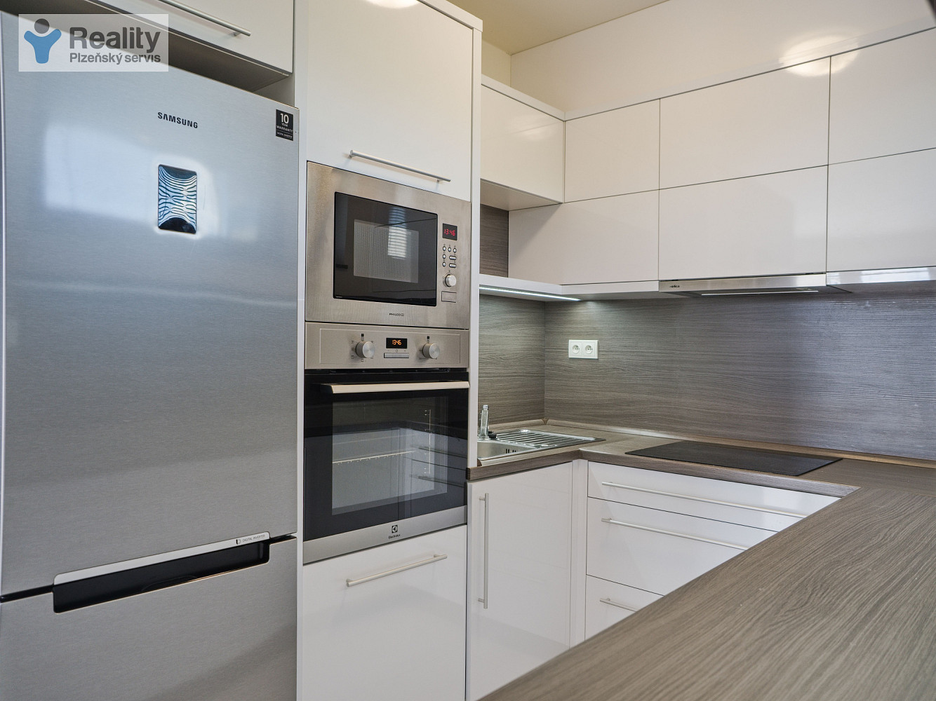 Pronájem bytu 3+kk 94 m² - Widok 2