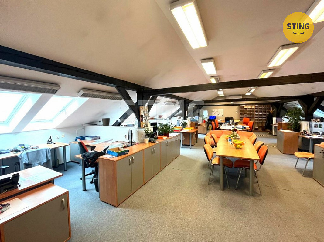 Pronájem kanceláře 280 m² — photo 3