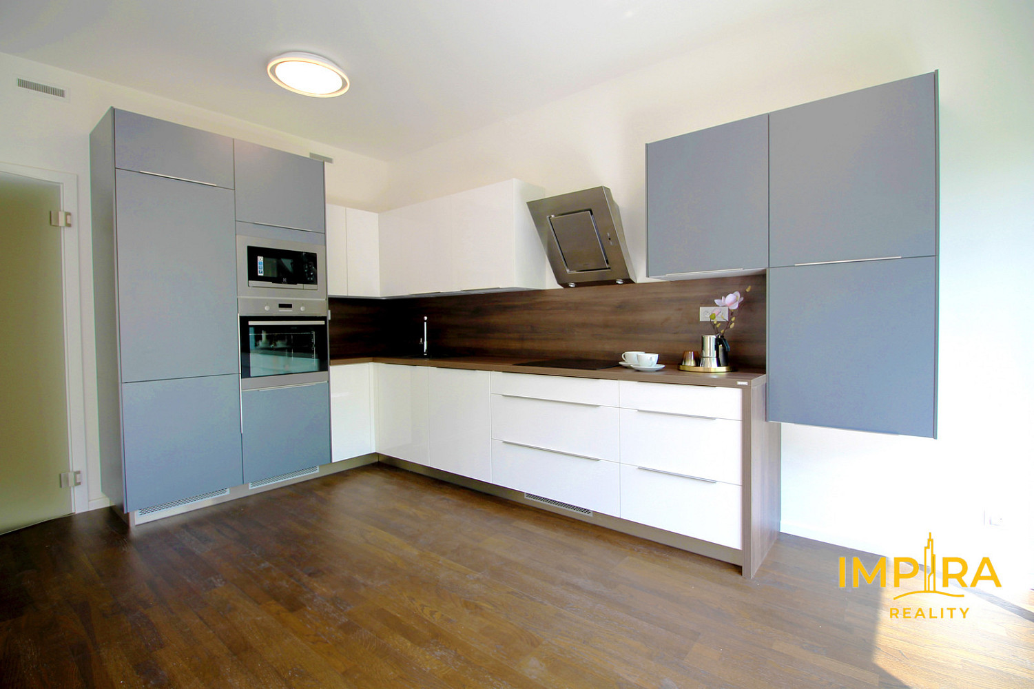 Pronájem bytu 3+kk 79 m² — photo 2